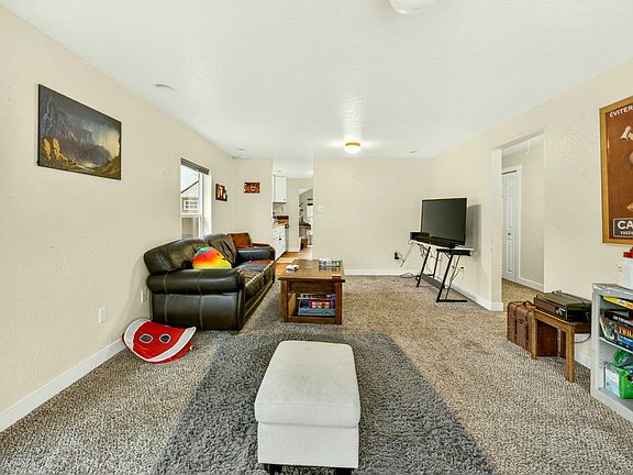 4th image of 115 California St