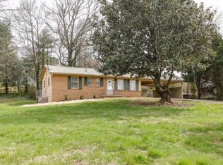 8240 Westland Dr, Knoxville, TN 37919