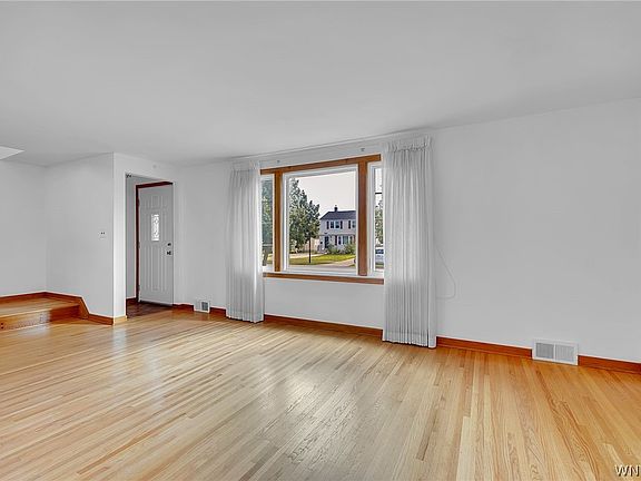 2nd image of 660 Moore Ave