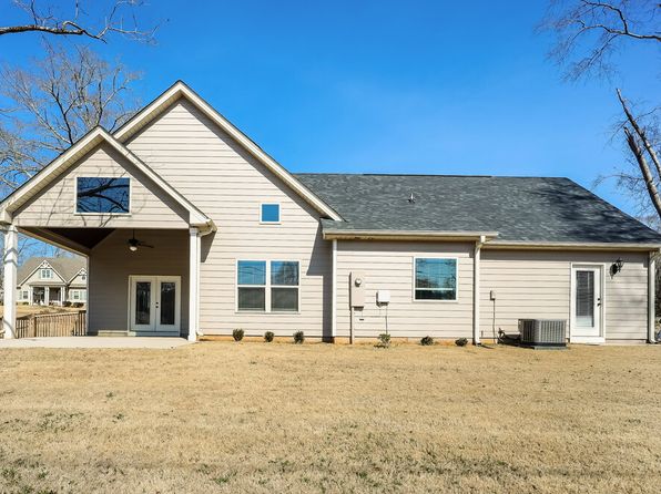 13 E Field St, Newnan, GA 30263