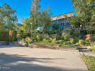 4706 Scenic Dr, Yakima, WA 98908