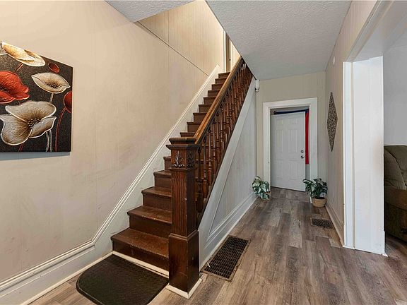 4th image of 254-256 Pennsylvania Ave