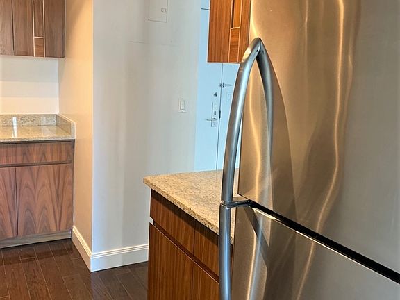 5th image of 200 E 82nd St APT 24C