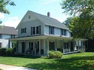 922 Tremont St, Cedar Falls, IA 50613