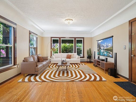 5th image of 3226 Fuhrman Avenue E #201