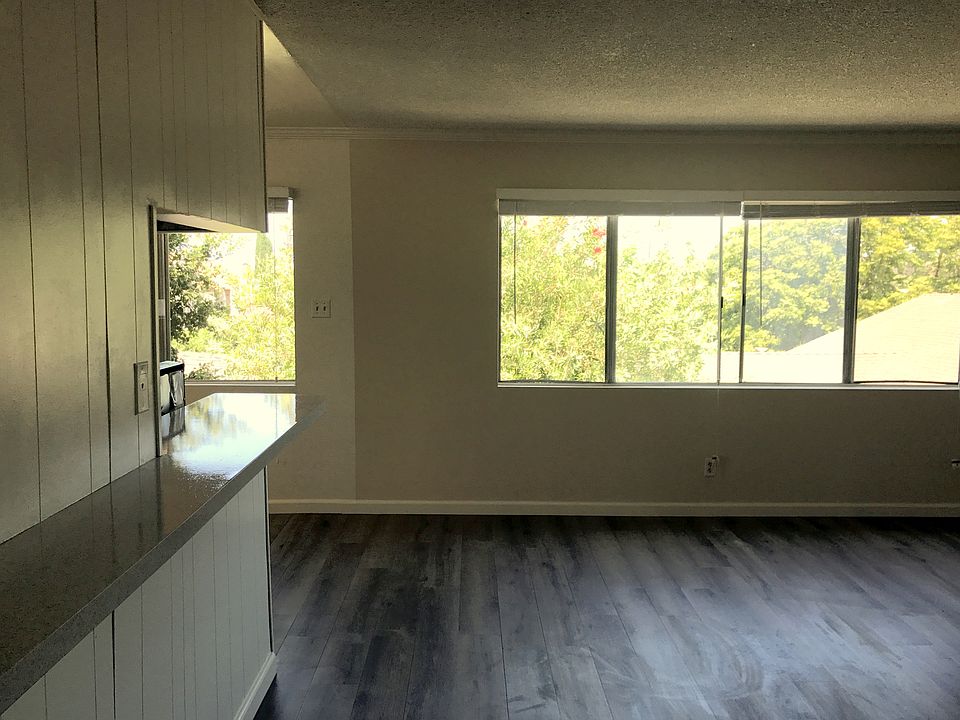 1st image of 433 Tremont Ave APT 4