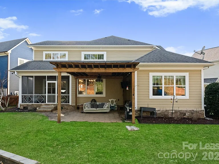 18047 Northport Dr — Photo 7