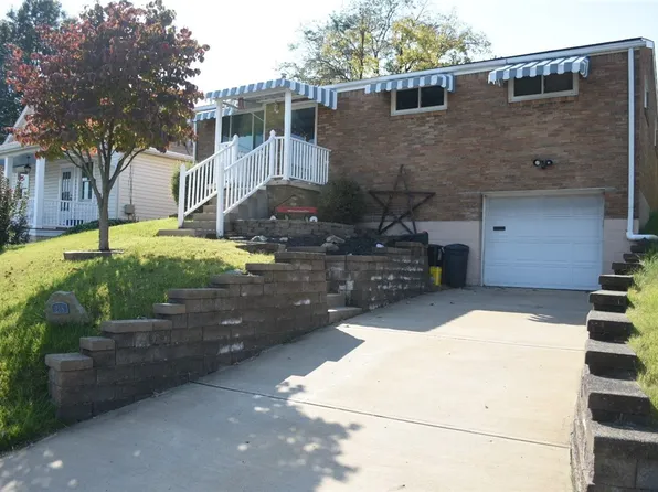 218 Roberts St, West Mifflin, PA 15122