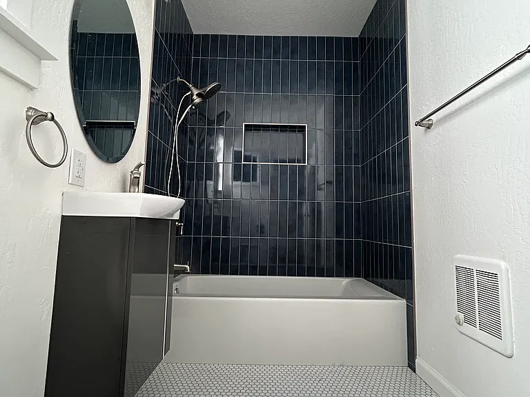 675 Clementina St — Photo 21