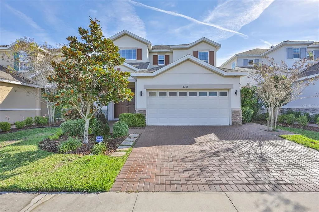 4 bed, 3.0 bath, 2303 sqft, $3,800 — Photo 1
