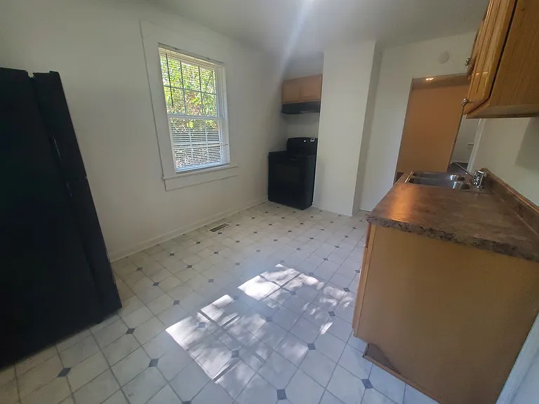 810 Lee St — Photo 4