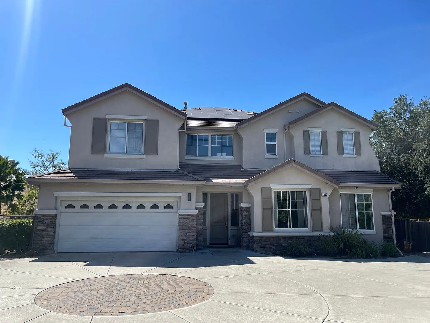 Spectacular 2 story home w/pool/spa/bulit in BBQ, fire pit and Bocci ball court — Photo 2