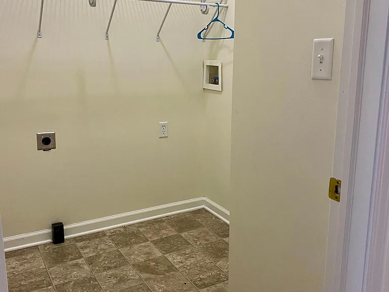 Laundry room with W/D hookups