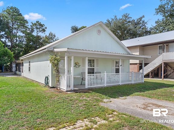 4th image of 641 E Canal Dr