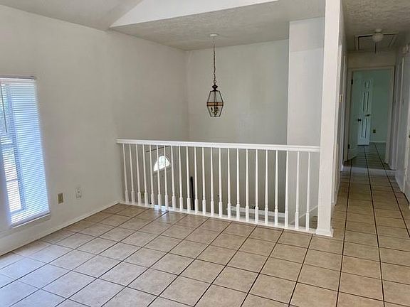 4th image of 2527 Merrimac Dr