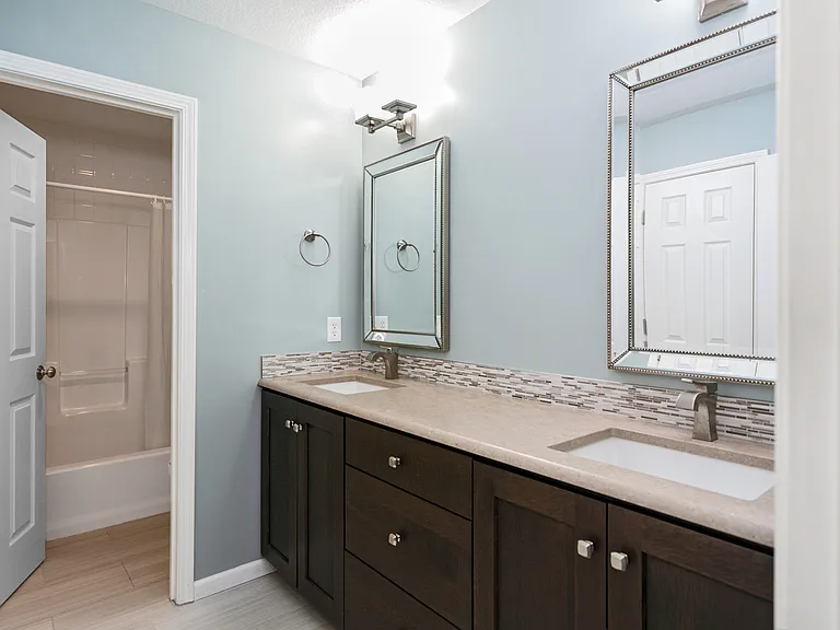 1101 Stonecreek Dr — Photo 26