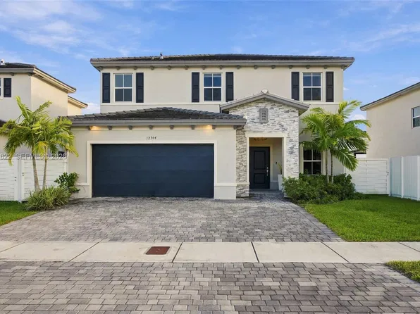 12744 SW 211 St, Miami, FL 33177