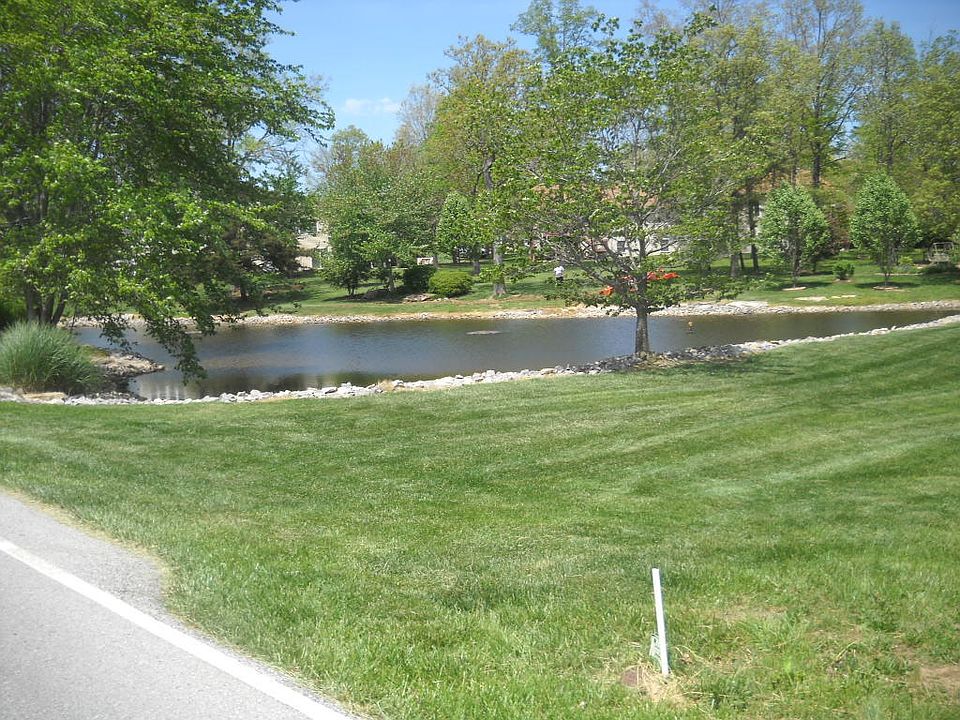 1st image of The Gardens Dr