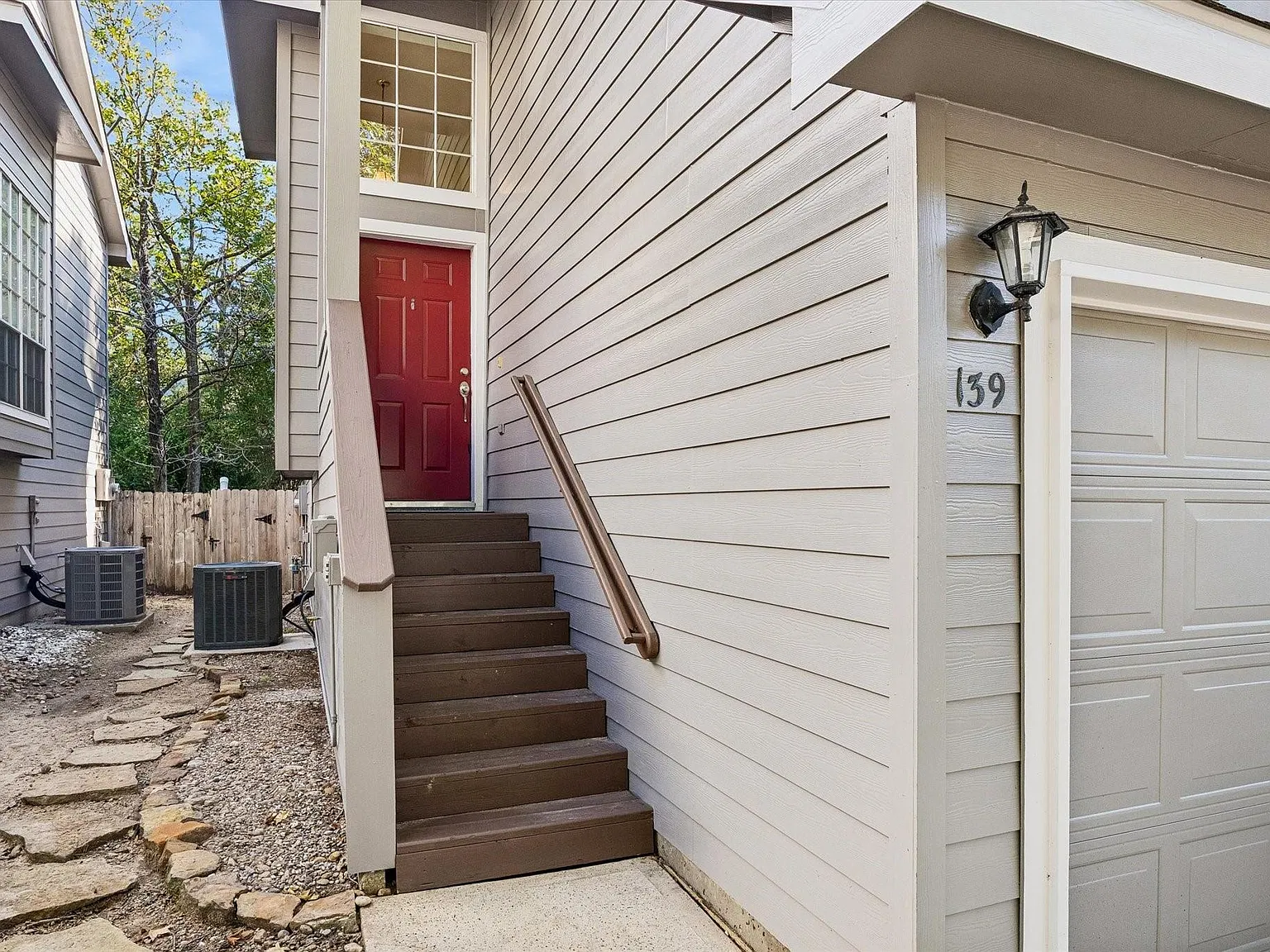 3 bed, 2.5 bath, 1628 sqft, $1,800 — Photo 2