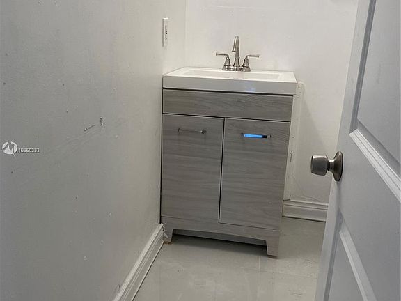 3rd image of 1708 Taft St #1