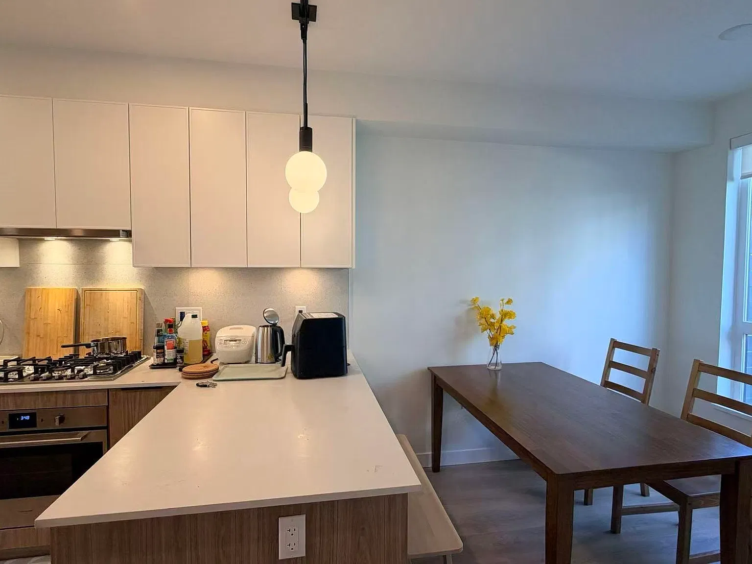 3 bed, 1321 sqft, $3,600 — Photo 4