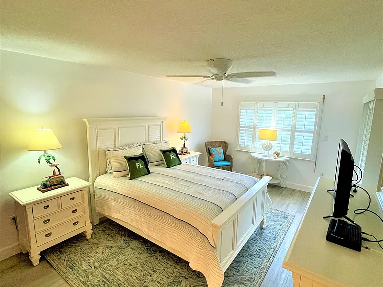 606 Shorewood Dr #C303 — Photo 15
