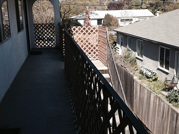 3rd image of 512 9th St