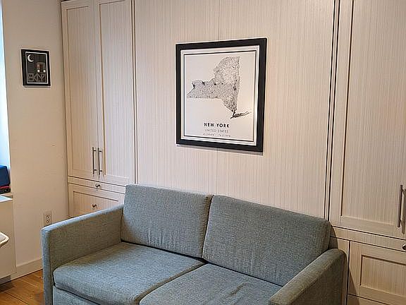 4th image of 545 Washington Ave APT 201