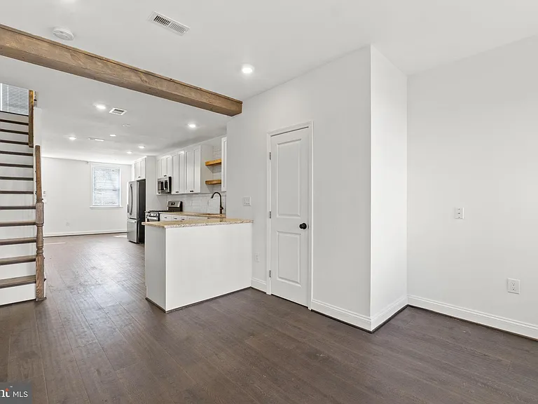 1008 Boyd St — Photo 11