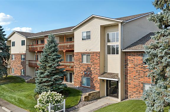3rd image of 2505-2529 Clearwater Rd #1B-1B