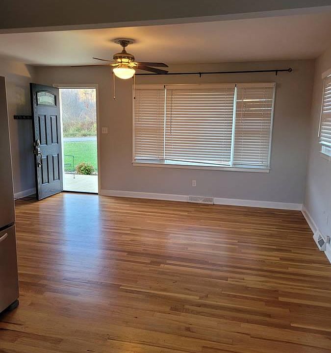 1st image of 107 Dillingham Cir