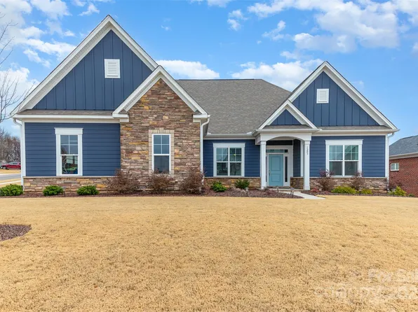 1203 Kingsman Ln, Concord, NC 28027