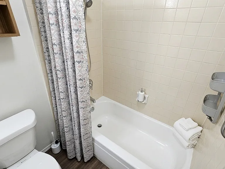 1111 Oakland Dr — Photo 8