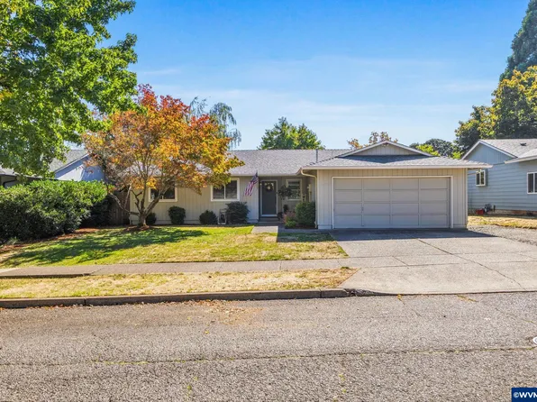 2034 Elmwood Dr S, Salem, OR 97306