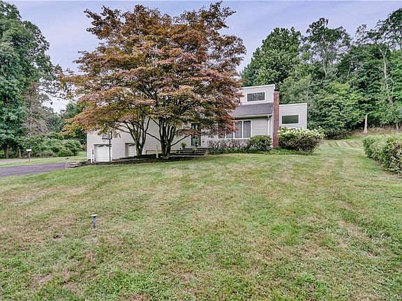 2nd image of 18 Cherie Ln