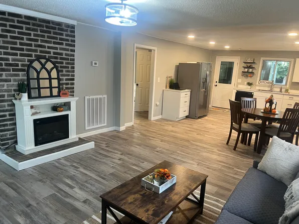 9637 Church St, Soddy Daisy, TN 37379