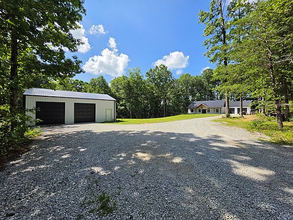 3rd image of 35 Chickory Ln
