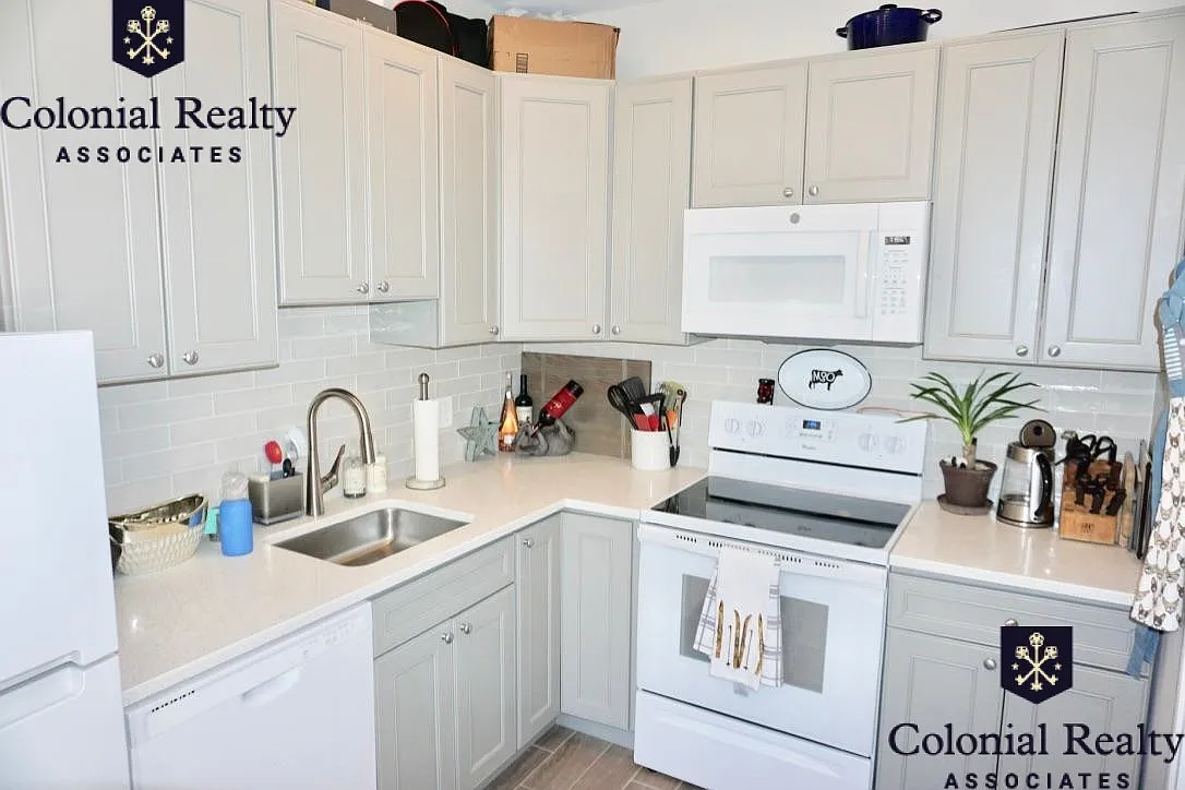 1 bed, 1.0 bath, 750 sqft, $3,100 — Photo 3