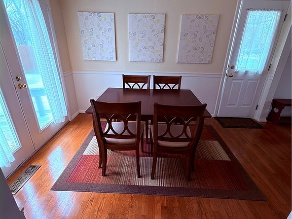 5th image of 1802 Clearbrook Dr
