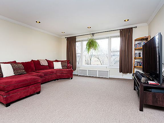 2nd image of 6126 N Seeley Ave #3S