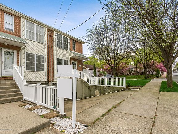 2nd image of 177 Barnard Ave