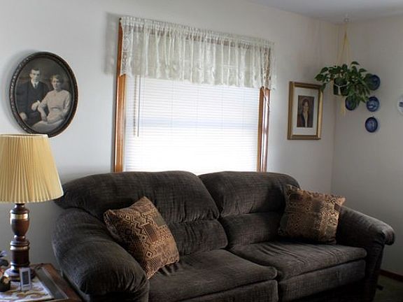 3rd image of 863 Shenley Dr