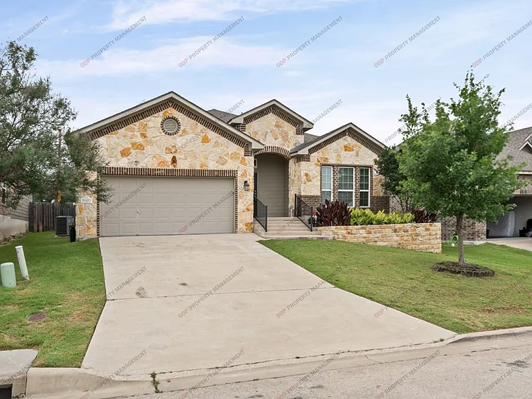 5620 Blackstone Dr — Photo 2