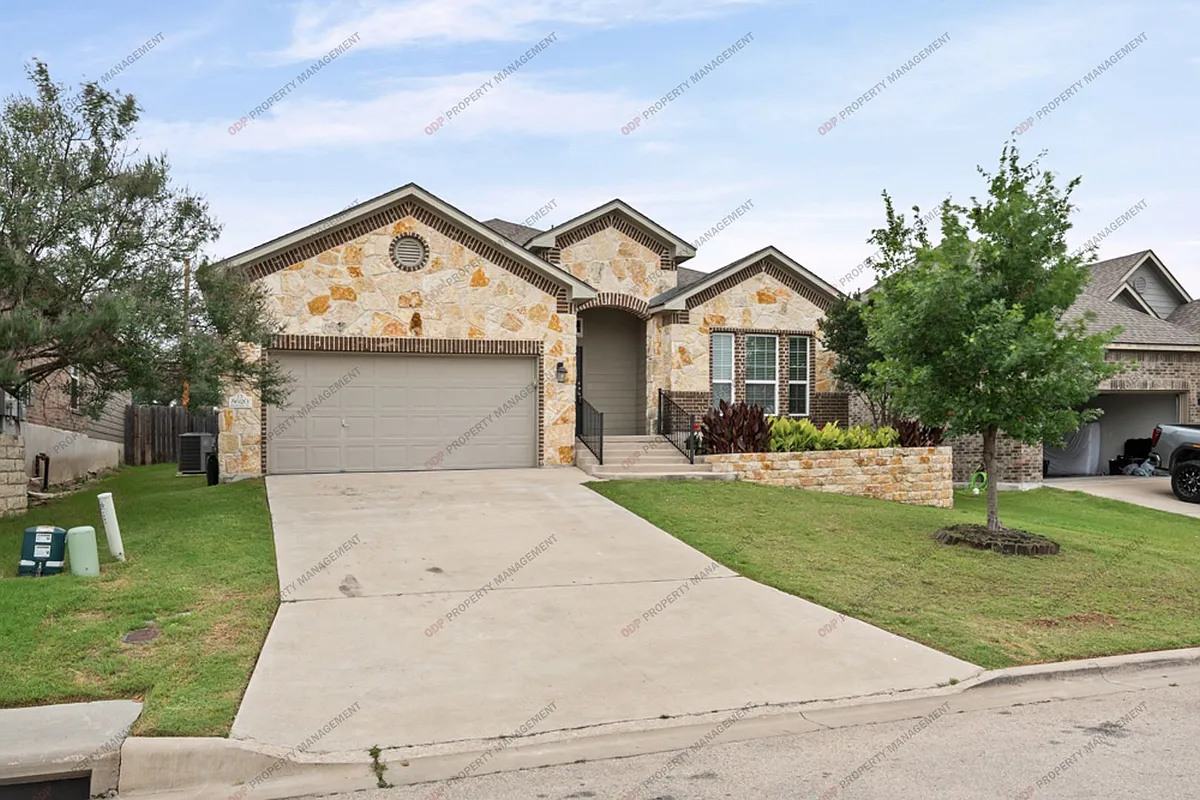 Building Photo - 5620 Blackstone Dr