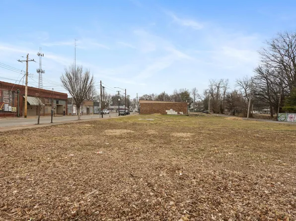 201 N Washington St, Carbondale, IL 62901