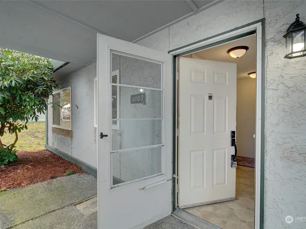 8823 Holly Drive #A103, Everett, WA 98208