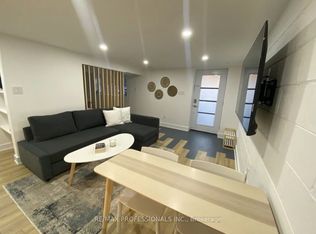 100 Stephen Dr, Toronto, ON M8Y 3N3