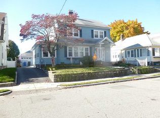 24 Richland Rd, Cranston, RI 02910