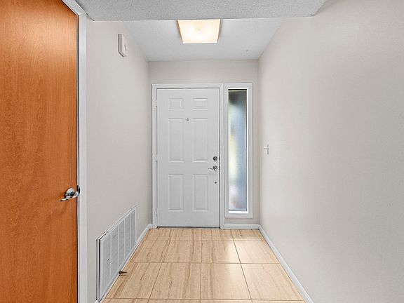 5th image of 232 Karen Ct