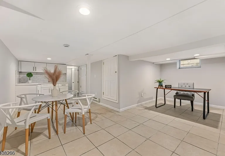 526 Jackson Ave #2 — Photo 7